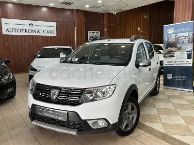 Usado Dacia Sandero Comfort 90 CV (66 kW) 2018 Blanco Berlina
