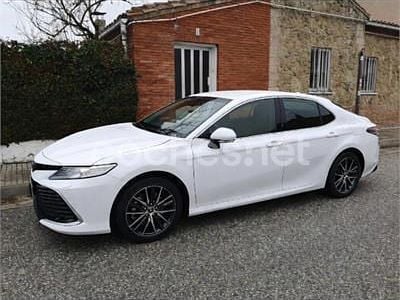 Usado Toyota Camry Luxury 218 CV (160 kW) 2022 Blanco Berlina