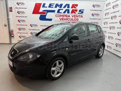 Usado Seat Altea Reference 125 CV (91 kW) 2010 Negro Monovolumen