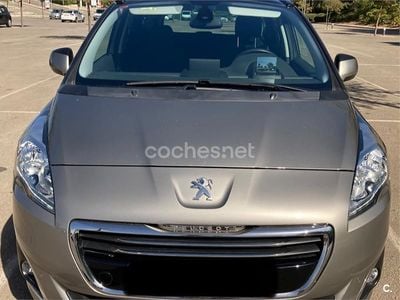 Beige Usado 2015 Peugeot 5008 Allure Monovolumen | 14.500 €