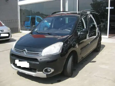 Usado Citroën Berlingo XTR 114 CV (83 kW) 2014 Negro Monovolumen