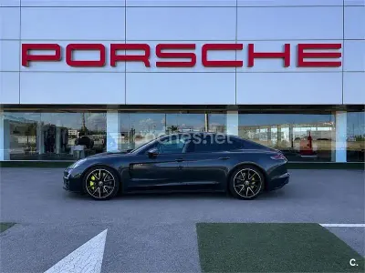 Käytetty Porsche Panamera 4S