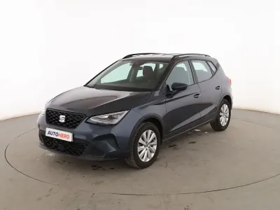 Usado Seat Arona Style 110 CV (80 kW) 2022 Gris SUV