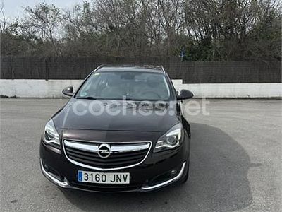 Usado Opel Insignia Selective 136 CV (100 kW) 2016 Marrón Familiar