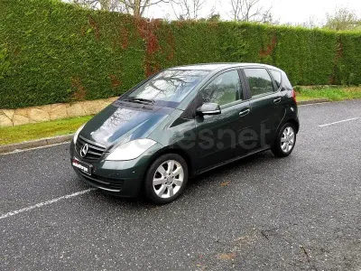 Usado Mercedes A180 Exclusive 109 CV (80 kW) 2010 Verde Monovolumen