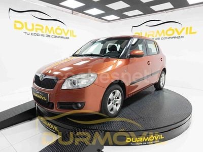 Usado Skoda Fabia 80 CV (58 kW) 2009 Naranja Berlina