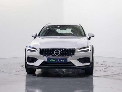 Blanco Usado 2021 Volvo V60 CC Pro Familiar | 27.290 € (Super precio)