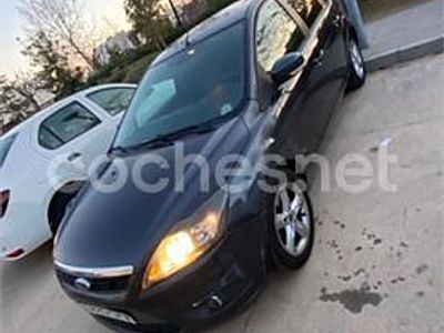 Usado Ford Focus Trend 109 CV (80 kW) 2011 Negro Berlina