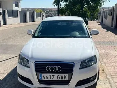 Usado Audi A3 Attraction 105 CV (77 kW) 2010 Blanco Utilitario