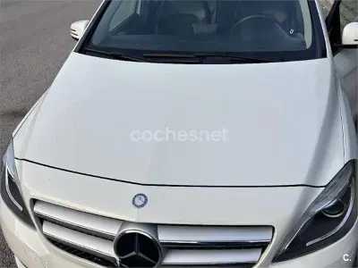 Usado Mercedes B180 109 CV (80 kW) 2012 Blanco Utilitario