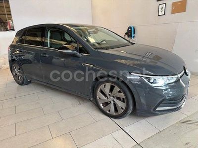 Gris / plata Usado 2021 VW Golf VIII Life Berlina | 23.995 € (Precio justo)