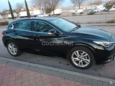 Infiniti Q30