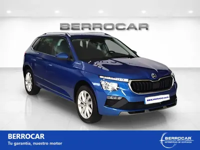 Usado Skoda Kamiq Ambition 110 CV (80 kW) 2021 Azul SUV