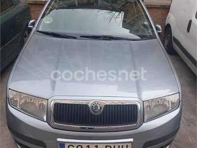 Usado Skoda Fabia Comfort 64 CV (47 kW) 2005 Gris / plata Berlina
