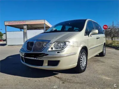 Usado Lancia Phedra 170 CV (125 kW) 2006 Gris / plata Monovolumen