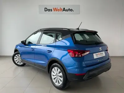 Usado Seat Arona Style 110 CV (80 kW) 2023 Azul SUV