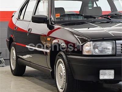 Usado Alfa Romeo 33 Ti 105 CV (77 kW) 1987 Negro Berlina