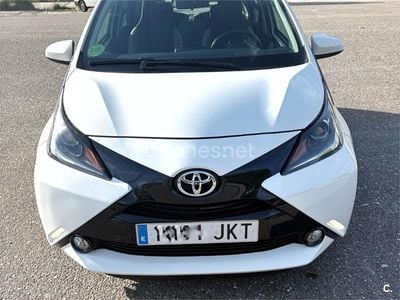Używany Toyota Aygo X-play 69 KM (50 kW) 2015 Biały Hatchback