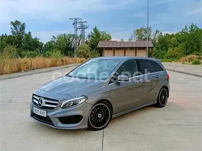 Usado Mercedes B200 136 CV (100 kW) 2019 Gris / plata Utilitario