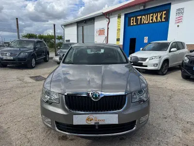 Begagnad Skoda Superb Ambition 105 HK (77 kW) 2011 Beige Sedan