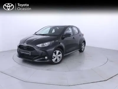 Usado Toyota Yaris Active 116 CV (85 kW) 2025 Negro Utilitario