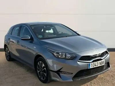 Usado Kia Ceed 101 CV (74 kW) 2025 Plateado Utilitario