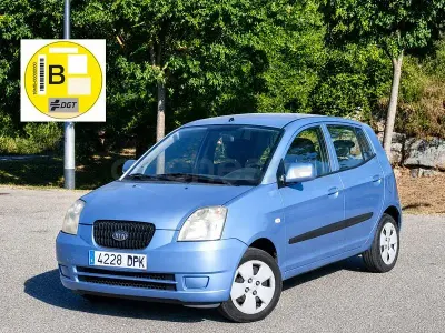 Usado Kia Picanto LX 65 CV (47 kW) 2005 Azul Utilitario