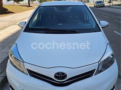 Usado Toyota Yaris Live 90 CV (66 kW) 2012 Blanco Utilitario