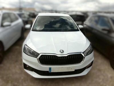 Usado Skoda Fabia Selection 95 CV (69 kW) 2025 Blanco Utilitario
