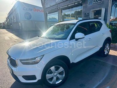 Blanco Usado 2021 Volvo XC40 Momentum SUV | 20.999 € (Un poco caro)