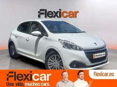 Usado Peugeot 208 Signature Sky 110 CV (80 kW) 2018 Blanco Utilitario