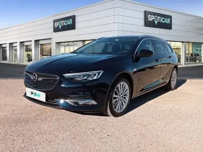 Usado Opel Insignia Innovation 136 CV (100 kW) 2020 Negro Familiar