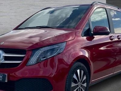 Usado Mercedes V220 Avantgarde 163 CV (119 kW) 2023 Rojo Monovolumen