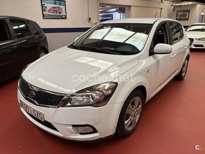 Usado Kia Ceed 90 CV (66 kW) 2010 Blanco Utilitario