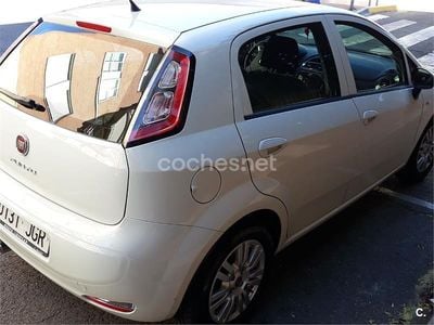 Käytetty Fiat Punto Easy 69 HP (50 kW) 2015 Valkoinen Viistoperä