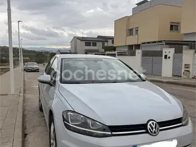 Usado VW Golf VII Advance 115 CV (84 kW) 2018 Blanco Berlina