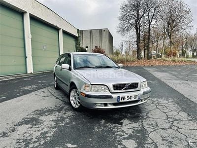 Gris / plata Usado 2003 Volvo V40 Familiar | 700 €