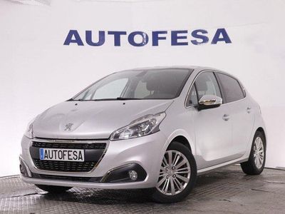 Usado Peugeot 208 Allure 82 CV (60 kW) 2015 Plata Utilitario