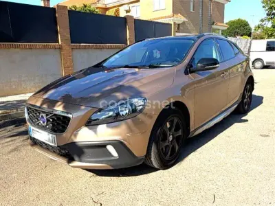 Usado Volvo V40 CC 150 CV (110 kW) 2014 Beige Familiar
