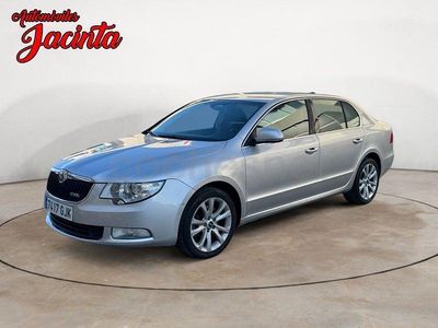 Usado Skoda Superb Comfort 140 CV (102 kW) 2008 Gris / plata Berlina