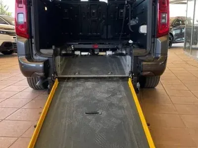 Usado Opel Combo Life Edition 102 CV (75 kW) 2022 Gris