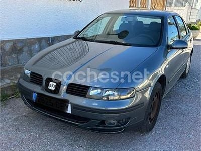 Usado Seat Toledo Stella 110 CV (80 kW) 2003 Gris / plata Berlina