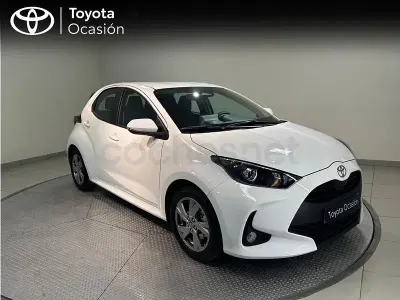 Usado Toyota Yaris Hybrid Active 116 CV (85 kW) 2025 Blanco Berlina