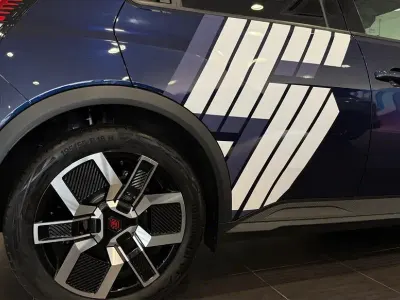 Usado Renault R5 Techno 88 kW (120 CV) 2025 Azul Utilitario