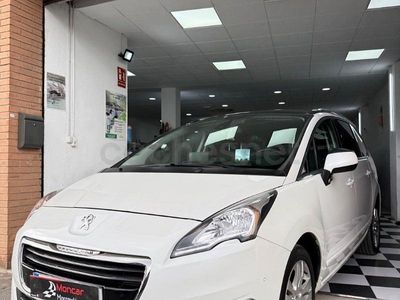 Usado Peugeot 5008 Active 120 CV (88 kW) 2016 Blanco Monovolumen