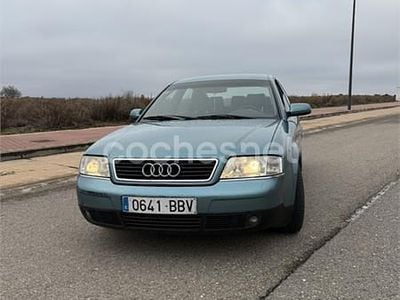 Usado Audi A6 193 CV (141 kW) 2000 Azul Berlina