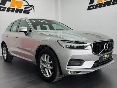 Usado Volvo XC60 Momentum 190 CV (139 kW) 2021 Gris / plata SUV