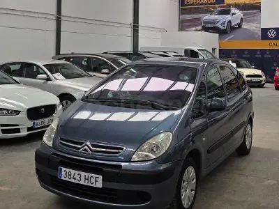 Usado Citroën Xsara Picasso Exclusive 92 CV (67 kW) 2011 Gris / plata Monovolumen
