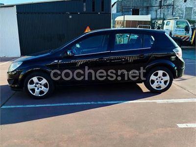 Negro Usado 2006 Opel Astra Enjoy Berlina | 1750 € (Buen precio)