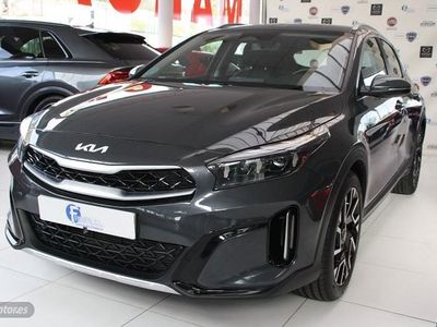 Usado Kia XCeed 100 CV (73 kW) 2024 Gris SUV